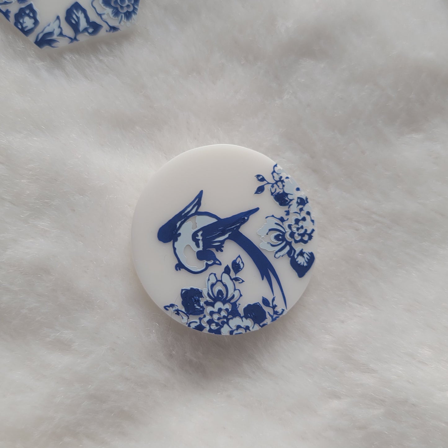 Lovebird in delft blue